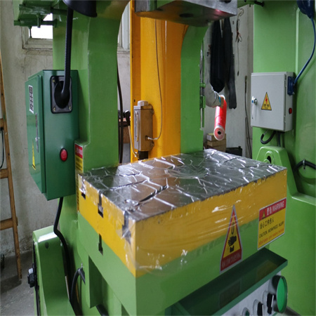 30TON 32 stations mate tool ឧបករណ៍ CNC turret punch press for metal fireproof door
