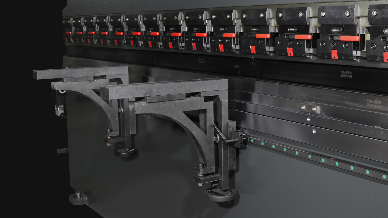 Wc67 ហ្វ្រាំងចុចធារាសាស្ត្រ / CNC Press Bending Machine / Plate Bending Machine China